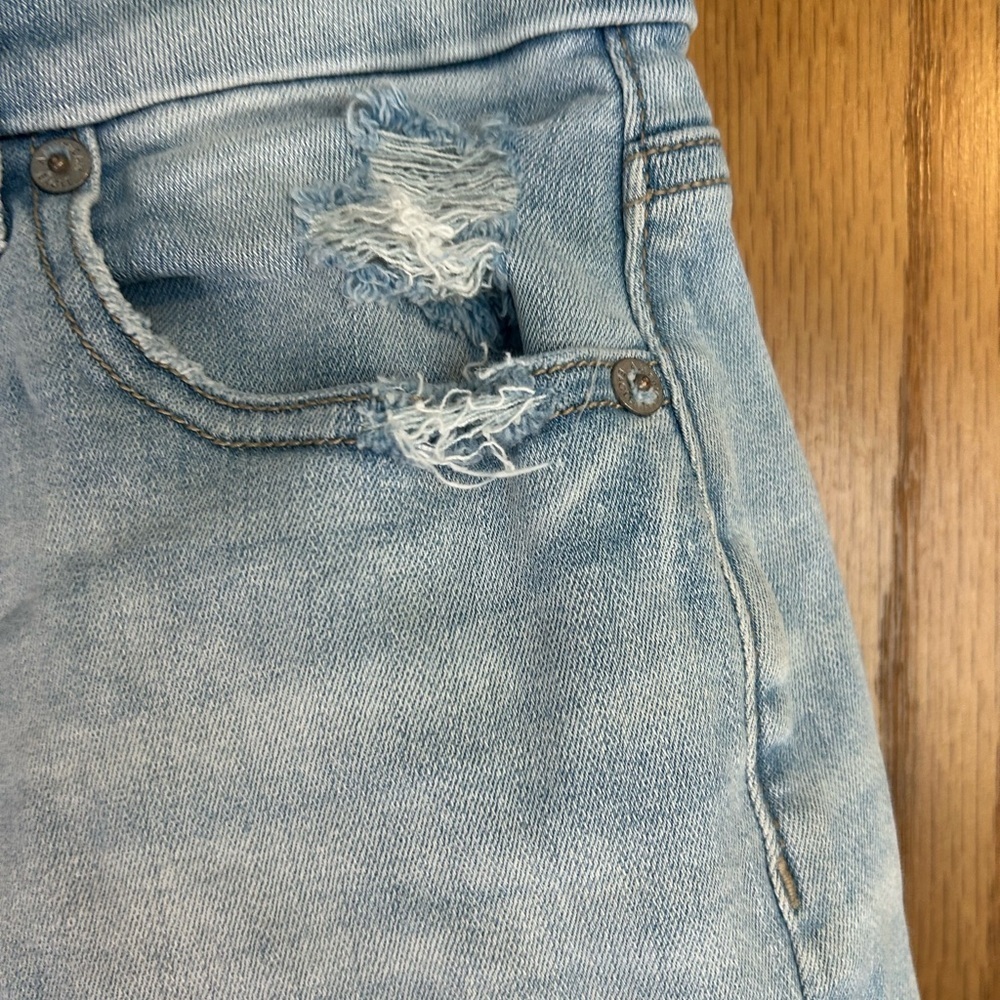 American Eagle High Rise Distressed Denim Shorts Light Wash Women’s Size 2 - Picture 3 of 8
